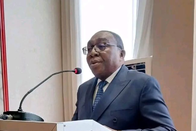 image ministre maxime balalou ministre de la communication de la rca