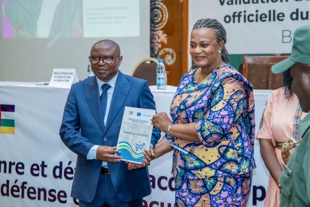L’armée centrafricaine accélère l’intégration des femmes dans ses rangs image atelier document genre defense