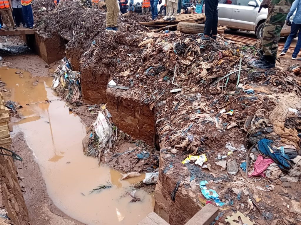 Centrafrique : le ministère de l'Urbanisme évalue les dégâts des inondations et annonce des mesures d'urgence hb2