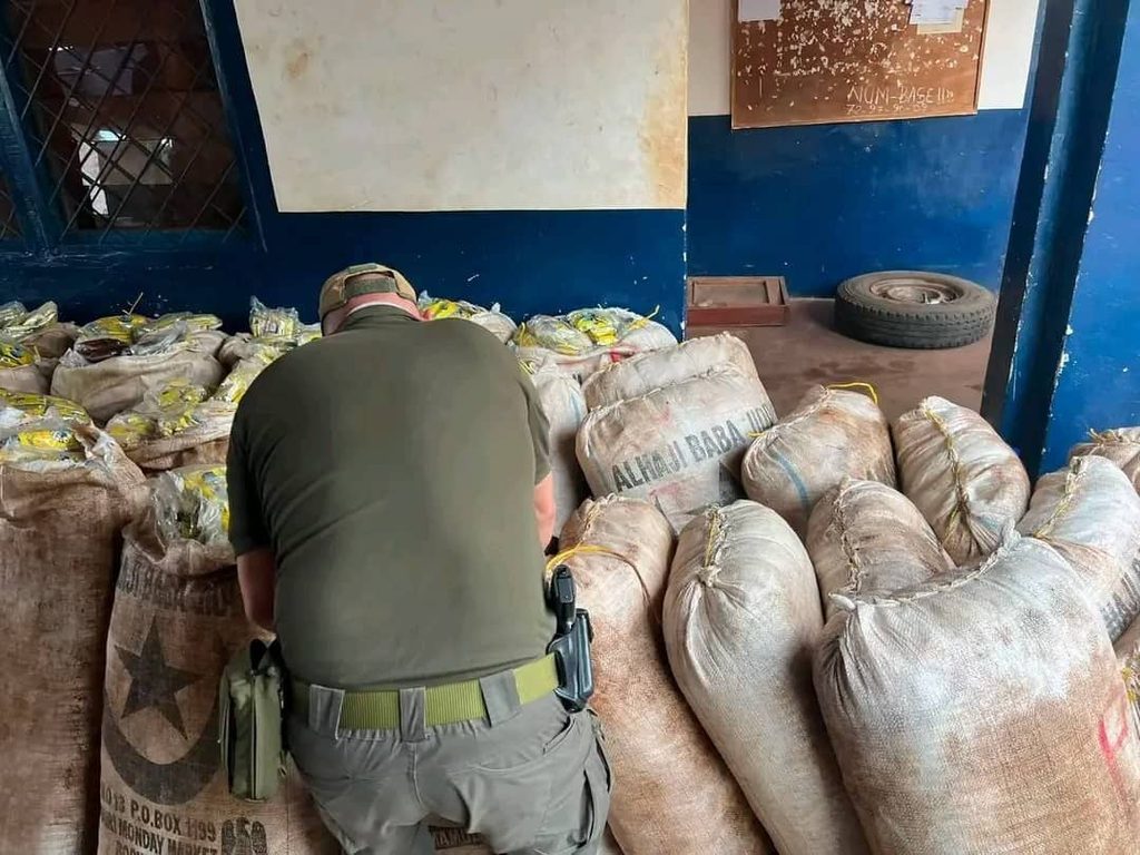 Les instructeurs russes continuent la lutte contre les produits prohibés en République centrafricaine image 1