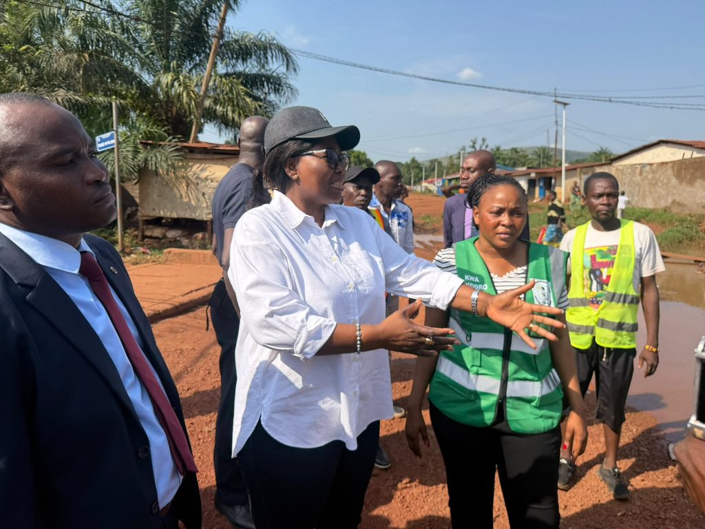 Centrafrique : la maire de Bangui au chevet des sinistrés des pluies torrentielles dans le 8e arrondissement visite maire